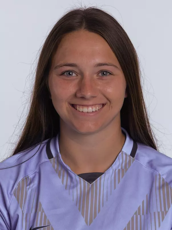 Maddie Davis head shot