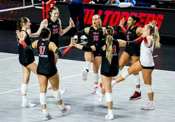 Outside hitter Alivia Skidmore (17), Defensive specialist Kaira Knox (5),Middle hitter Izzy Van De Wiele, Defensive specialist Abby Schaefer (15), Outside hitter Faith Young (22), Setter Callie Bauer (14), Defensive specialist Tayler Baron (2) | Photo by Savannah Philpot