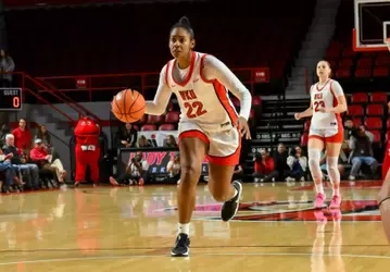 Forward Jennifer Sila (22) | Photo by: Steve Roberts