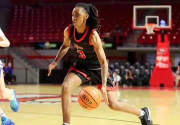 Guard Tia Shelling (3) | Photo by Nico Pascarella