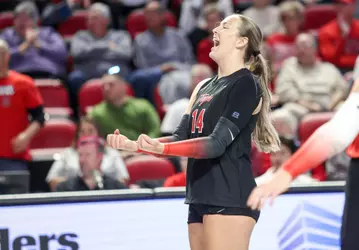 Setter Callie Bauer (14) | Photo by Nico Pascarella
