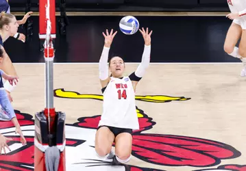 Setter Callie Bauer (14) | Photo by Savannah Philpot
