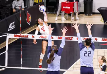 Defensive specialist Kaira Knox (5) | Photo by Savannah Philpot