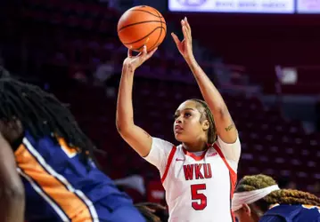 Forward Mya Pratcher (5) | Photo by Savannah Philpot