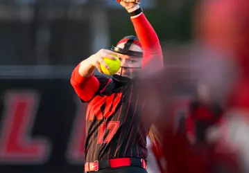 Pitcher Rylan Smith (17) | Photo by Steve Roberts