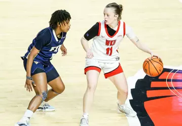 Guard Trinity Rowe (11) | Photo by Savannah Philpot