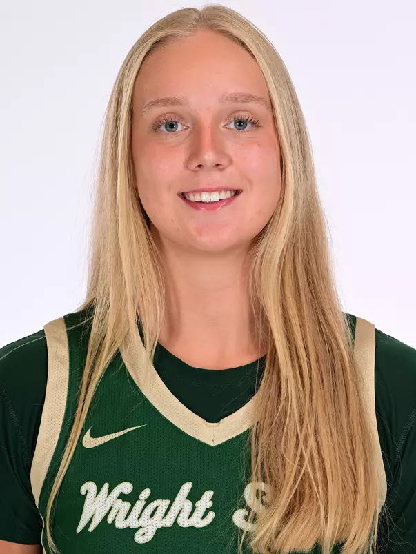 Maja Dilen Headshot 2026_27