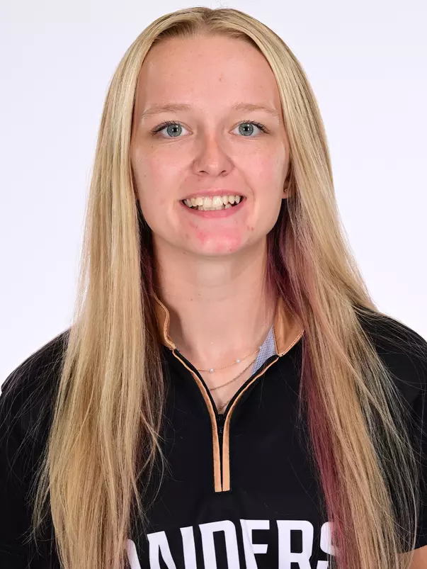 Ali Bell Headshot 2026_27