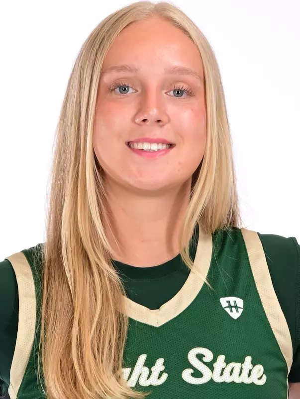 Maja Dilen Headshot 2026_27