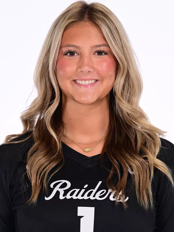 Ali Hayes Headshot 2026