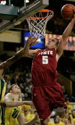 Washington State Drops Decision To Oregon, 69-66