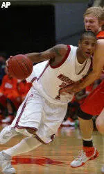 Washington State Beats UTSA 67-44 in Home Opener