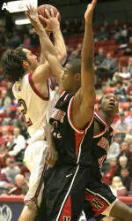 Washington State Tops Cal State Northridge at Home, 69-50