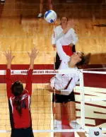 Volleyball Falls to No. 18 Oregon