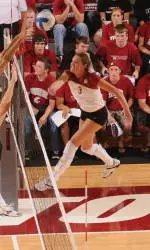 Volleyball Ends Season with 3-2 Win Over Arizona