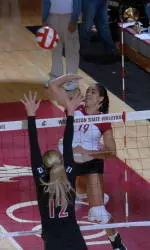 Volleyball Comes Back to Defeat Gonzaga in Five