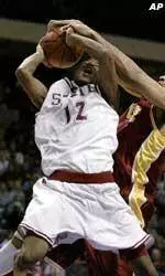 Cougars Cruise By USC 76-61