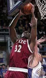 Cougars Edged By Huskies