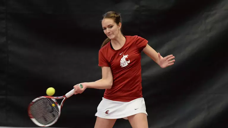 Cougars Roll Past Montana, 6-1