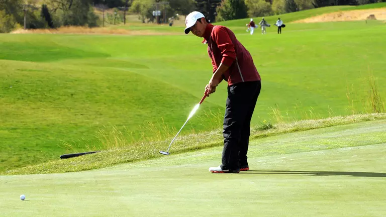 Lee Wins First Career Title