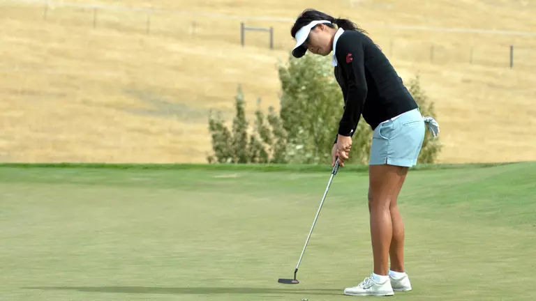 Women?s Golf Tied for Third After First Round
