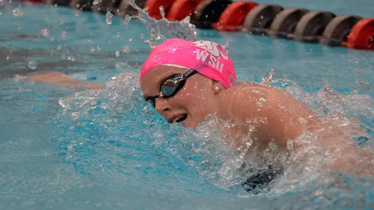 Swimming Finishes First Day of Ohio State Invite
