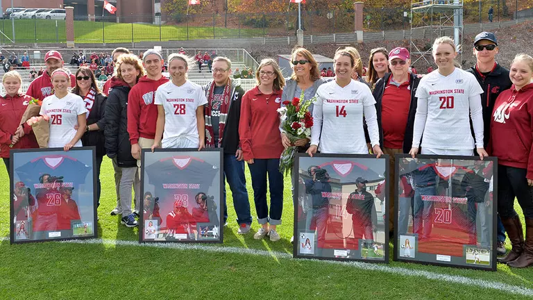 Soccer Falls to No. 14 California on Senior Day