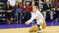 Volleyball Loses at No. 2 UW