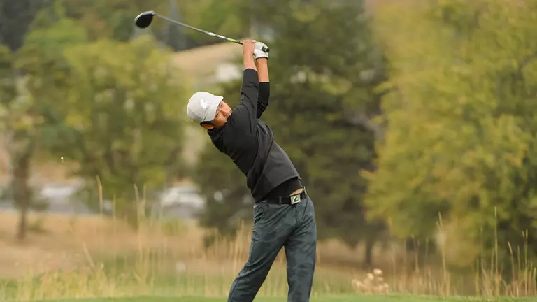 Lee Leads Cougars at Thunderbird Invitational