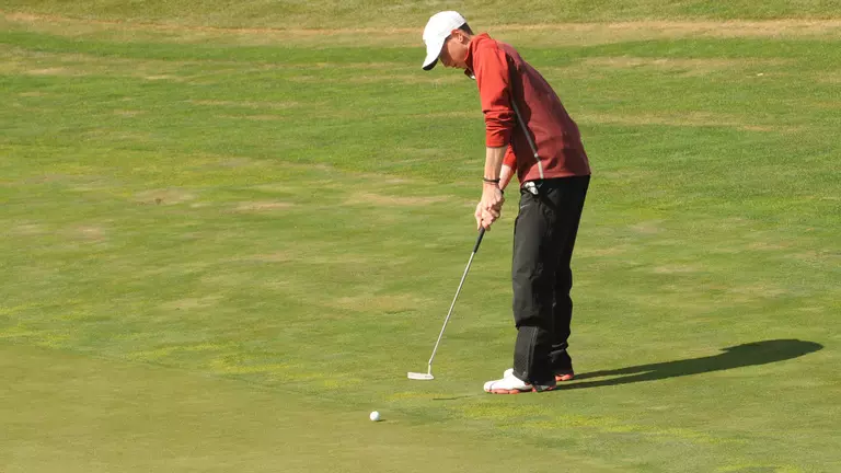 Three Cougars Finish in Top-25 at Husky Invitational