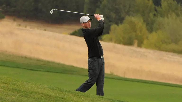 Men's Golf Looks to Move up Leaderboard