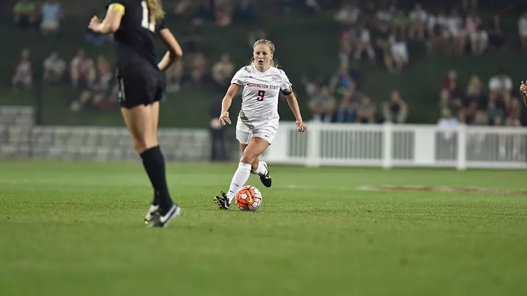 Cougars Beat Oregon 2-1 in Eugene