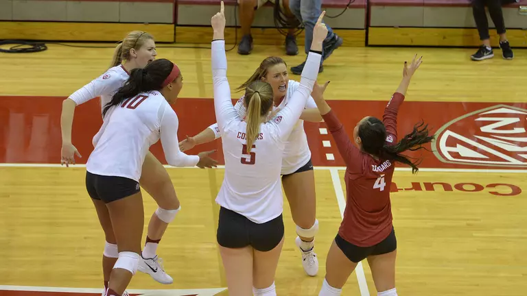 No. 18 WSU Volleyball Takes 3-0 Win at Arizona State