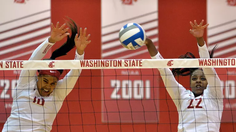 No. 25 Cougars Take Down USC in Five Sets