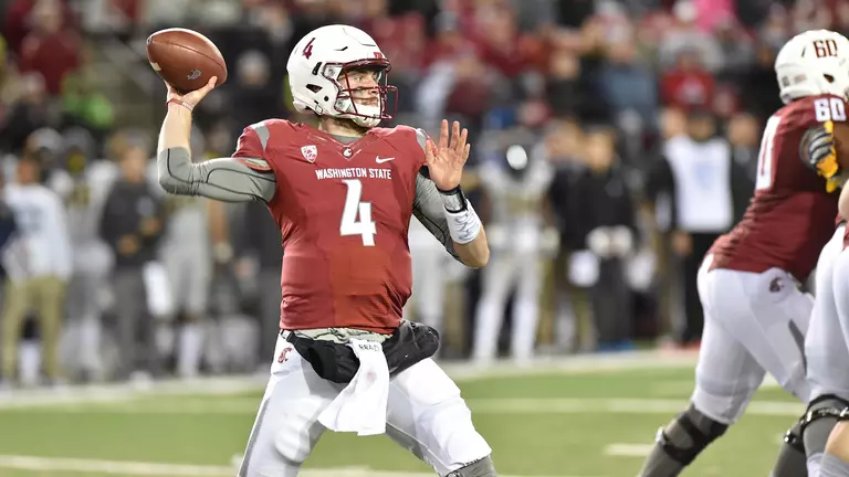 Luke Falk Named Manning Award Finalist