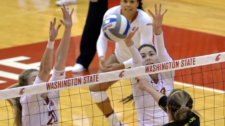 No. 23 WSU Volleyball Suffers 3-2 Loss to No. 20 Oregon