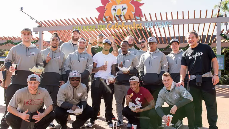 Cougars Visit San Diego Zoo During Day Four of Holiday Bowl Week