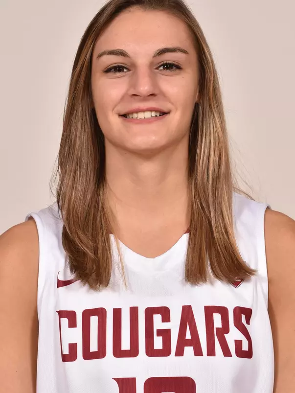 Johanna Muzet 2017 Head Shot