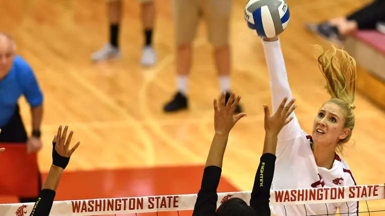 Volleyball Suffers Heartbreaking Five-Set Loss to No. 15 Oregon