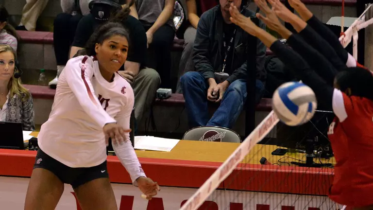 Volleyball Defeated by No. 2 Stanford