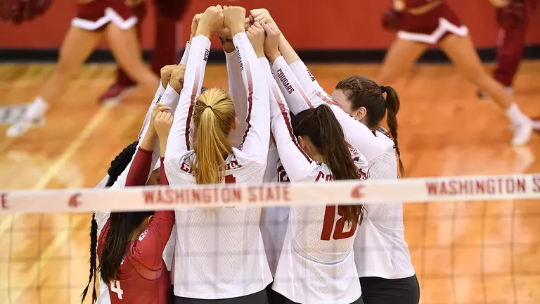 Volleyball is Swept at No. 15 Utah