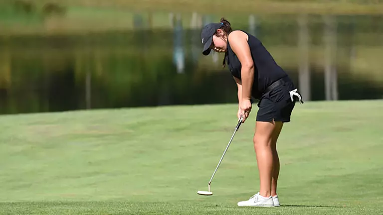 Peters Signs NLI with Women's Golf