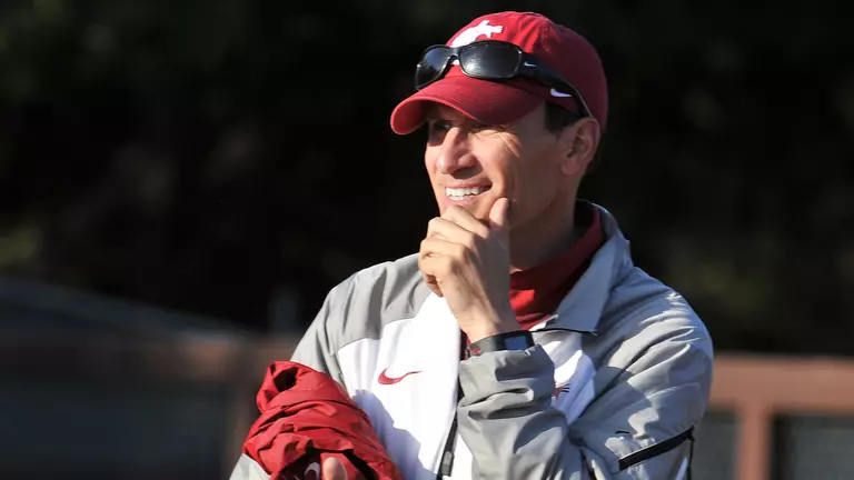 Wayne Phipps Signs New Contract