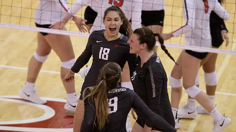 No. 19 Volleyball Sweeps Through Utah For Third Straight Win