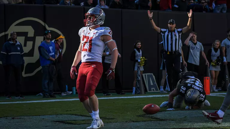 Minshew leads No. 10 Washington State past Colorado 31-7