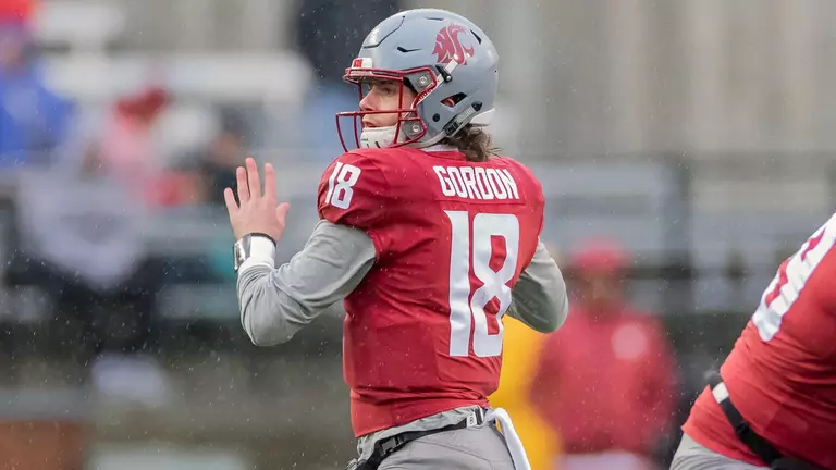 Gordon Named Davey O’Brien Award Semifinalist