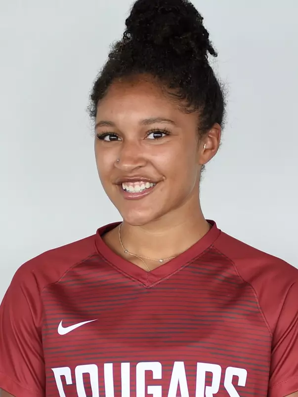 Elyse Bennett 2019 Headshot