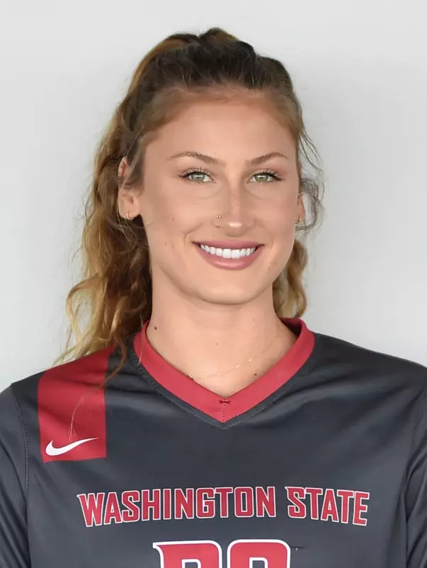 Ella Dederick 2019 Headshot