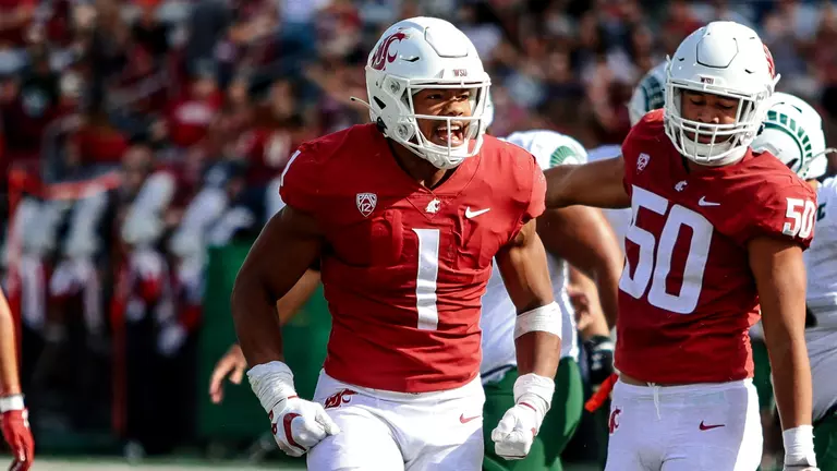 Daiyan Henley Named Finalist for Butkus Award