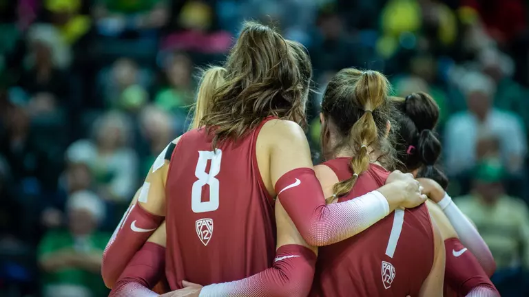 Cougars split season series at No. 16 Oregon as comeback falls short